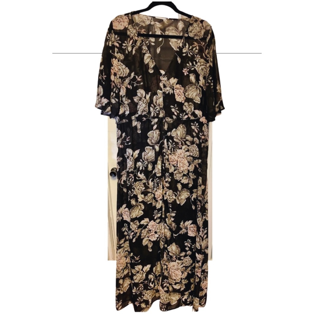 Sheer maxi dress. Plus size 1x. Floral pattern. Caftan. Swim coverup.